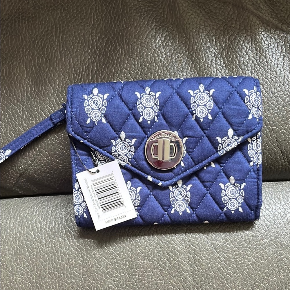 Vera Bradley your turn smartphone wristlet in sea turtles